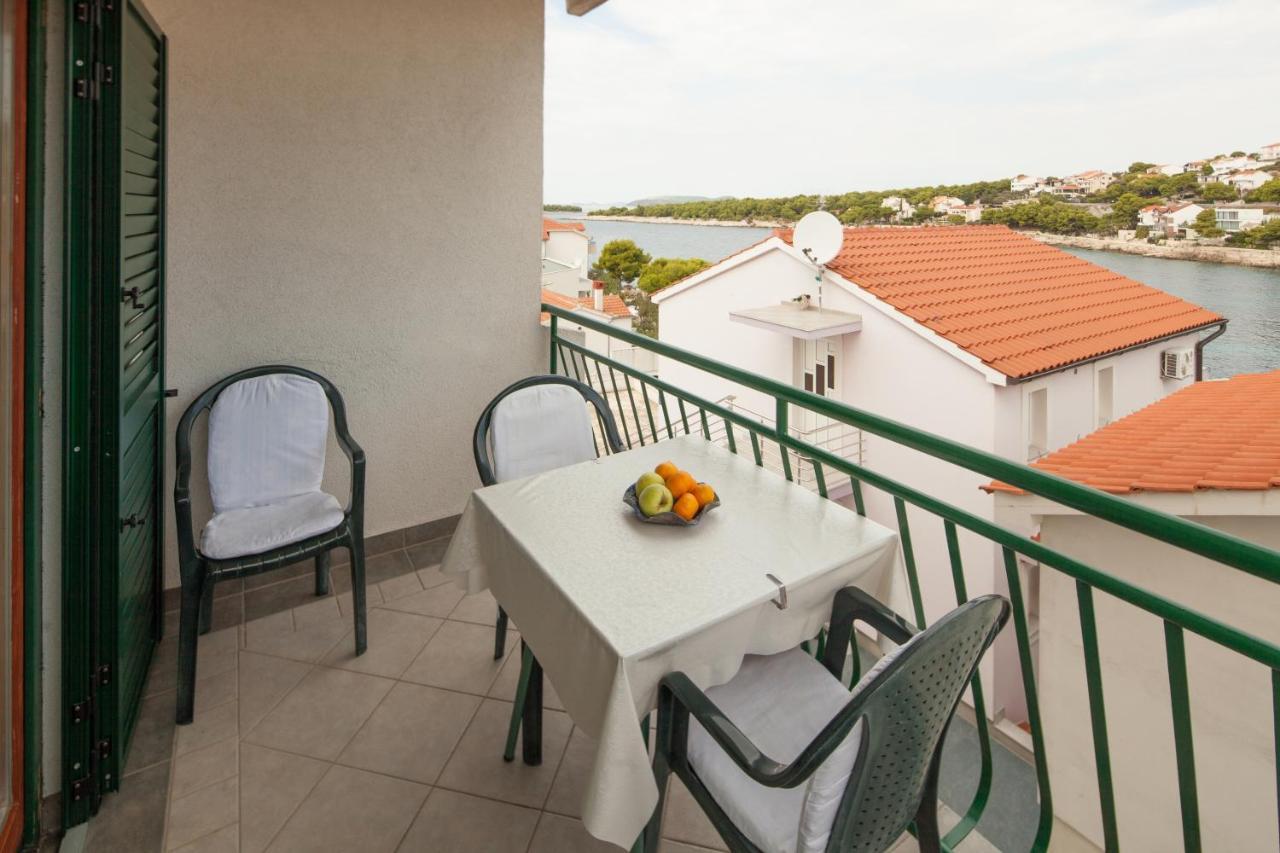 Apartments By The Sea Bilo, Primosten - 4191 Primošten Exterior foto