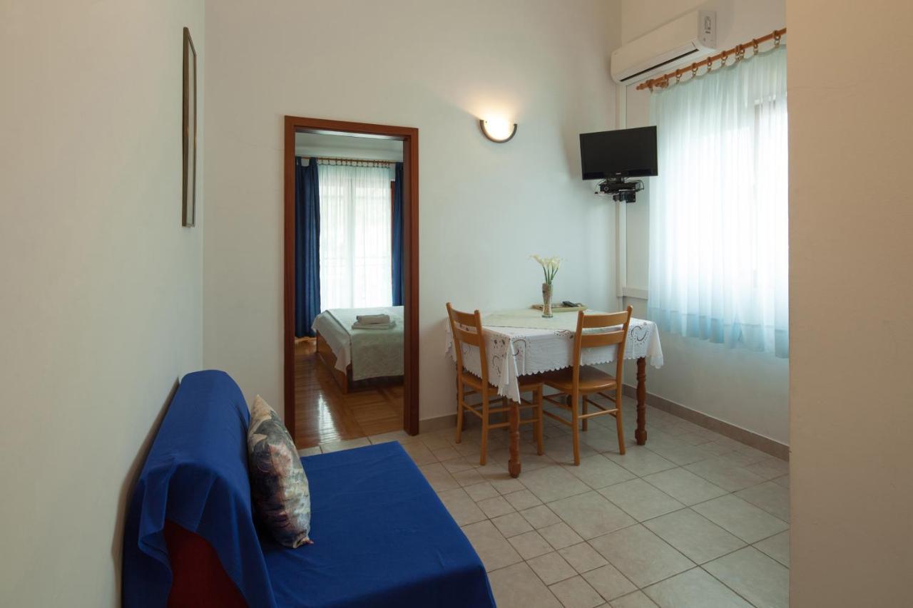 Apartments By The Sea Bilo, Primosten - 4191 Primošten Exterior foto